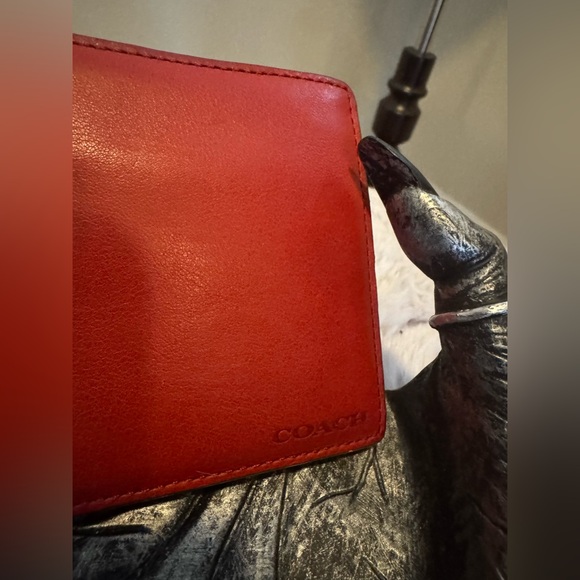 Coach Red Leather compact wallet - Picture 4 of 8
